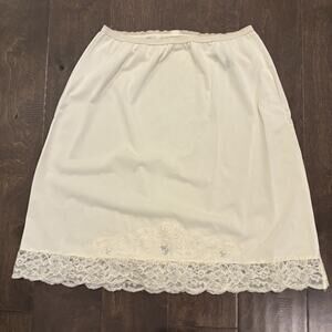 1950s Vintage Half Slip Ivory Nylon Lace Rosebud Embroidery Cottagecore Lingerie